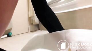 SCAT - Tina Amazon Pooping