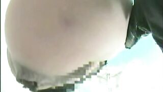 SCAT - Asian girls pooping in the toilet