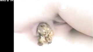 SCAT - Hot girls Pooping