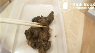 SCAT - Asian girls pooping in the toilet