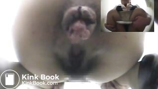 SCAT - Asian girls pooping in the toilet