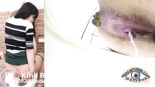 SCAT - Asian girls pooping in the toilet 2