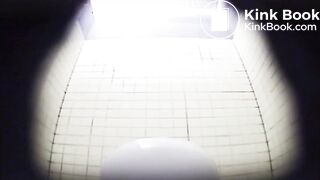 SCAT - Asian girls pooping in the toilet