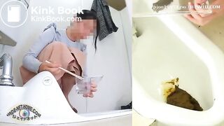 SCAT - Asian girls pooping in the toilet 3