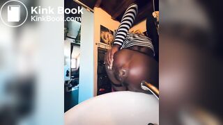 SCAT - Sexy girls Pooping 3