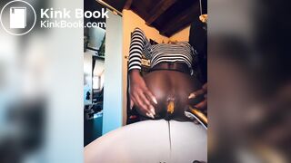 SCAT - Sexy girls Pooping 3