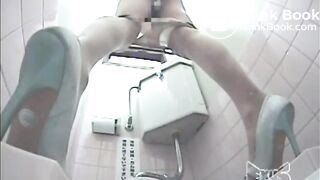 SCAT - Asian girls pooping in the toilet 5