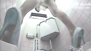 SCAT - Asian girls pooping in the toilet 5