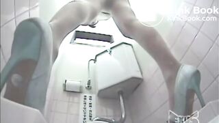 SCAT - Asian girls pooping in the toilet 5