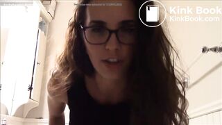 SCAT - Tina Amazon Pooping