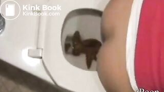 SCAT - Sexy girls Pooping 6