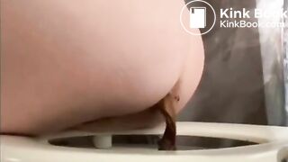 SCAT - Sexy girls Pooping 7