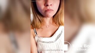 SCAT - Hot girls Pooping