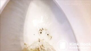 SCAT - Hot girls Pooping