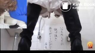 SCAT - Asian girls pooping in the toilet 7
