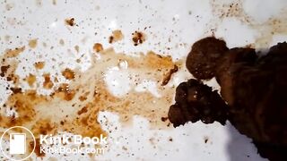 SCAT - Sexy girls Pooping 8