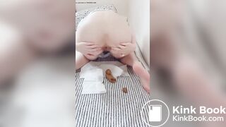 SCAT - Hot girls Pooping
