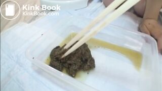 SCAT - Asian girls pooping in the toilet