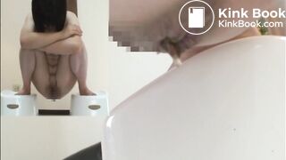 SCAT - Asian girls pooping in the toilet
