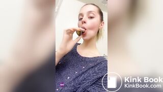 SCAT - Hot girls Pooping
