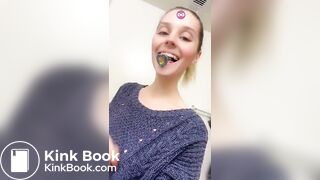 SCAT - Hot girls Pooping