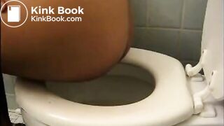 SCAT - Sexy girls Pooping 3
