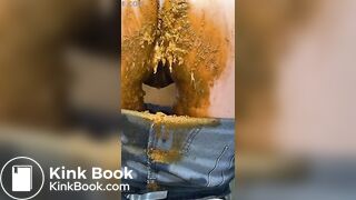 SCAT - Sexy girls Pooping 11