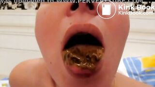 SCAT - Sexy girls Pooping 11
