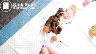 SCAT - Sexy girls Pooping