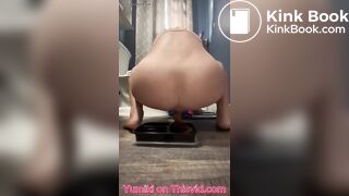 SCAT - Sexy girls Pooping 2
