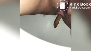 SCAT - Sexy girls Pooping 3