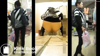 SCAT - Asian girls pooping in the toilet