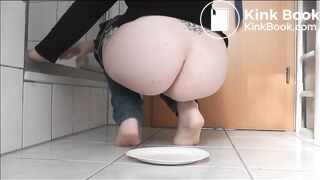 SCAT - Sexy girls Pooping 4