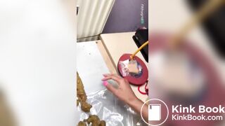 SCAT - Sexy girls Pooping 4