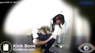 SCAT - Asian girls pooping in the toilet 3