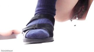 SCAT - Asian girls pooping in the toilet 4