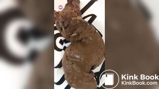 SCAT - Sexy girls Pooping 4