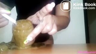 SCAT - Sexy girls Pooping 4