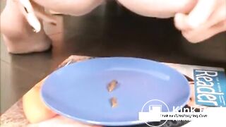 SCAT - Sexy girls Pooping 6