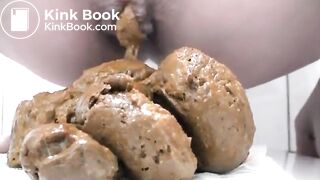 SCAT - Sexy girls Pooping 14