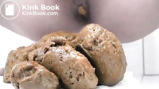 SCAT - Sexy girls Pooping 14