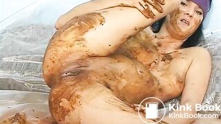 SCAT - Sexy girls Pooping 8