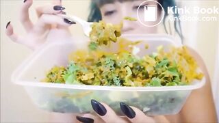SCAT - Sexy girls Pooping 8