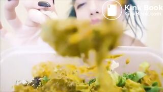 SCAT - Sexy girls Pooping 8
