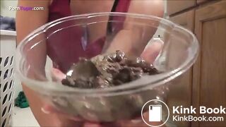 SCAT - Sexy girls Pooping 9