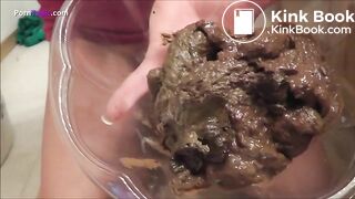 SCAT - Sexy girls Pooping 9