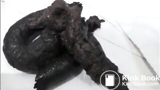 SCAT - Sexy girls Pooping 9