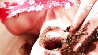 SCAT - Sexy girls Pooping