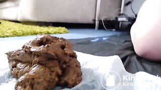 SCAT - Sexy girls Pooping 10