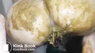 SCAT - Sexy girls Pooping 11